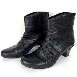 Cobb Hill Comfort Shannon Bootie Women's 8.5W Black Leather Ruched Heeled
